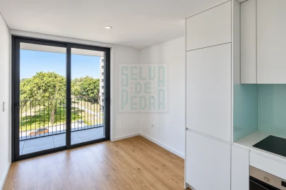 Apartamento T1 para Arrendamento em Paranhos