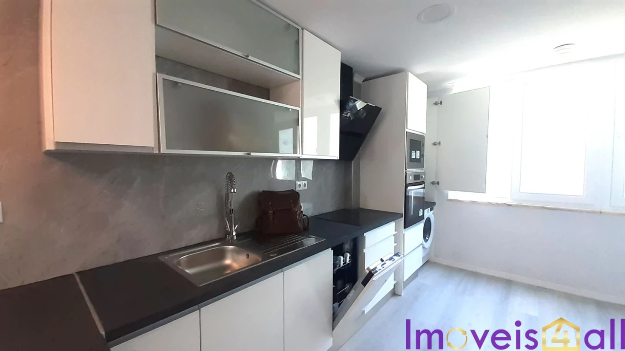 Apartamento T2 para Venda em Benfica Foto 3