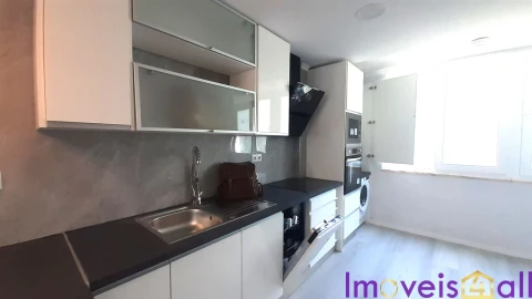 Apartamento T2 para Venda em Benfica
