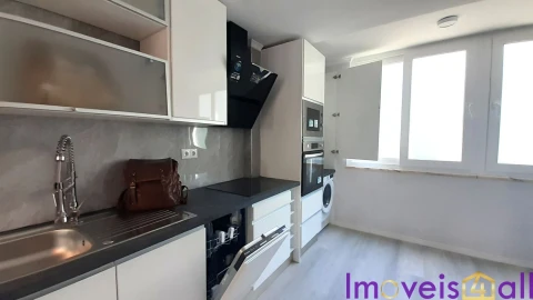 Apartamento T2 para Venda em Benfica