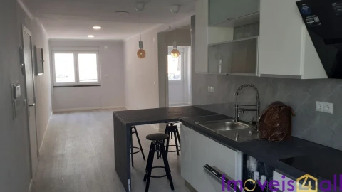 Apartamento T2 para Venda em Benfica
