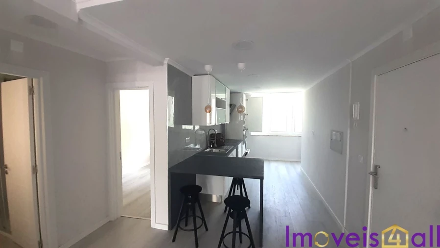 Apartamento T2 para Venda em Benfica Foto 7
