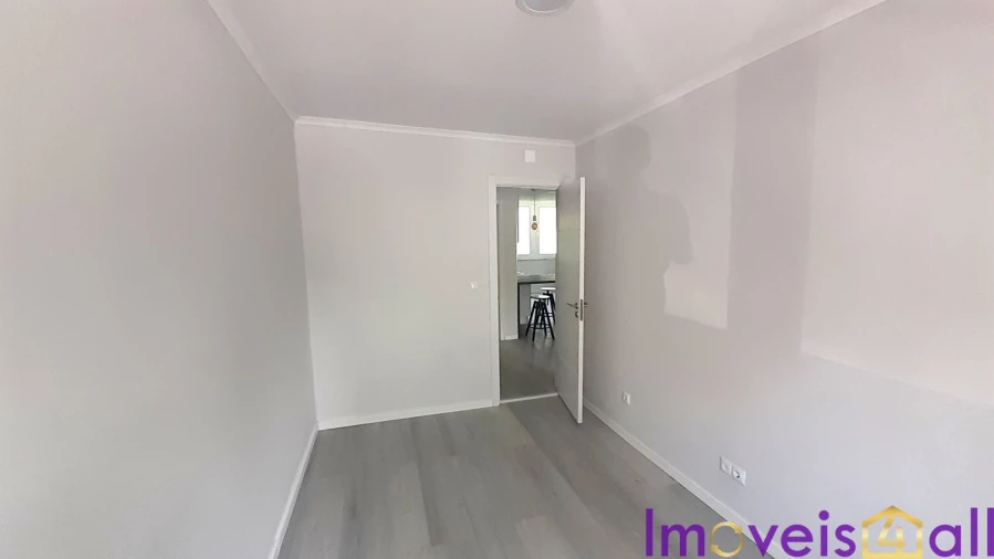 Apartamento T2 para Venda em Benfica Foto 21