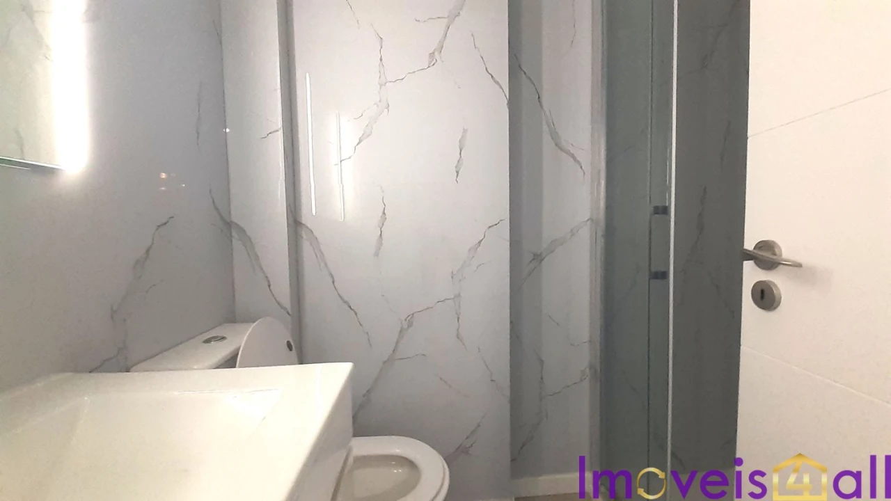 Apartamento T2 para Venda em Benfica Foto 24