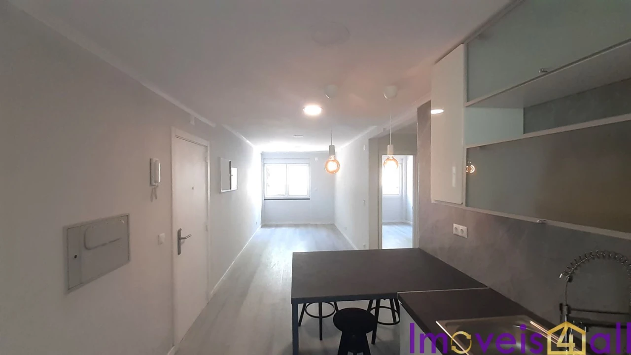 Apartamento T2 para Venda em Benfica Foto 8