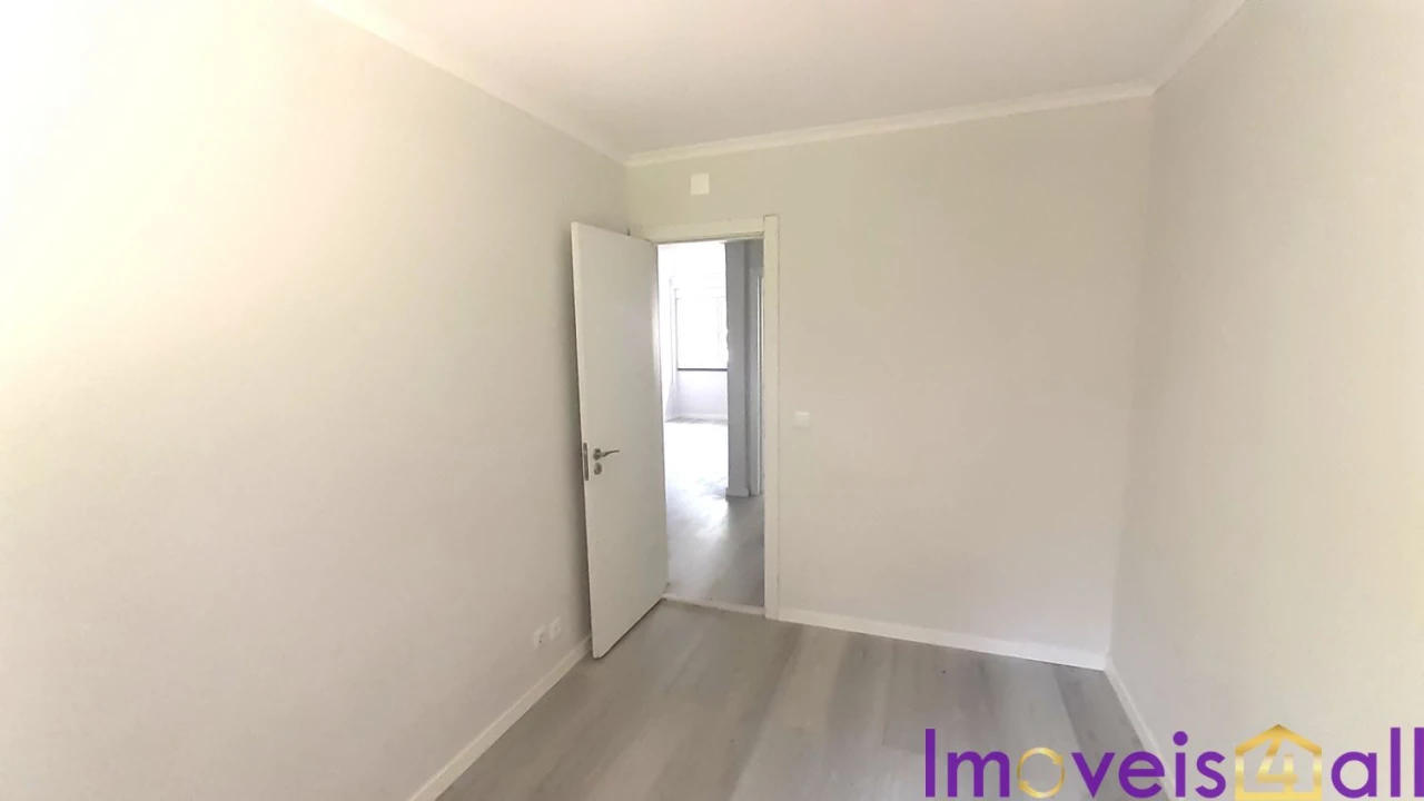 Apartamento T2 para Venda em Benfica Foto 17