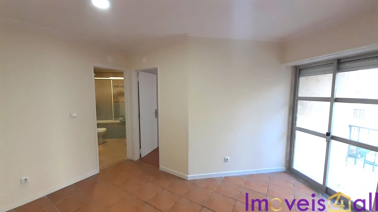 Apartamento T2 para Venda em Algueirão-Mem Martins Foto 7