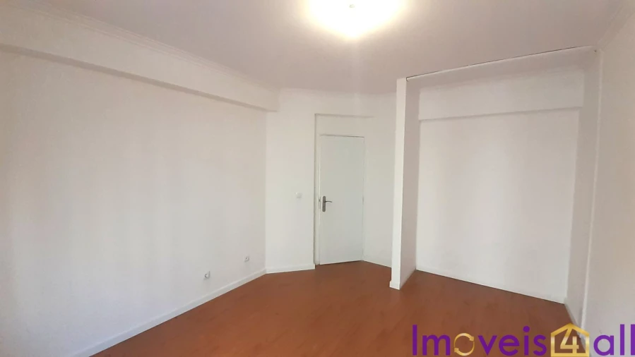 Apartamento T2 para Venda em Algueirão-Mem Martins Foto 16