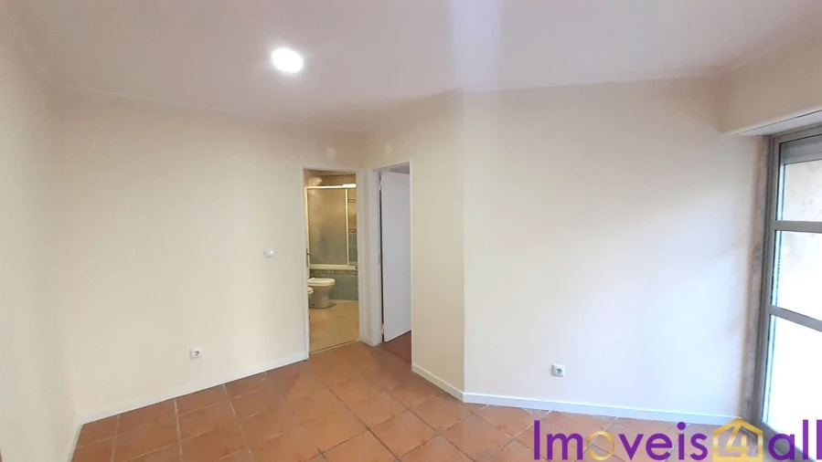 Apartamento T2 para Venda em Algueirão-Mem Martins Foto 18