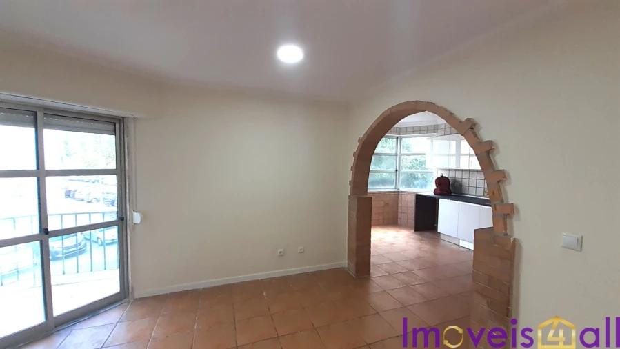 Apartamento T2 para Venda em Algueirão-Mem Martins Foto 6