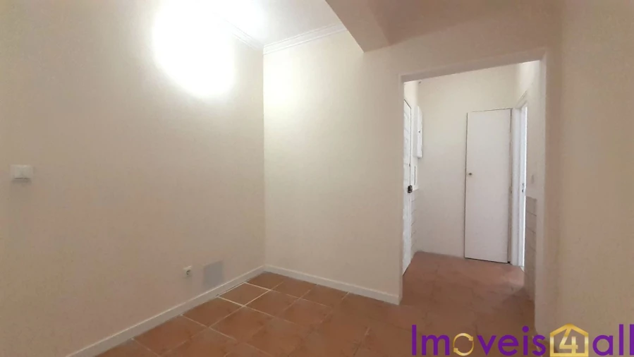 Apartamento T2 para Venda em Algueirão-Mem Martins Foto 14