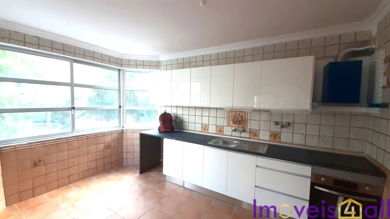 Apartamento T2 para Venda em Algueirão-Mem Martins Foto 1