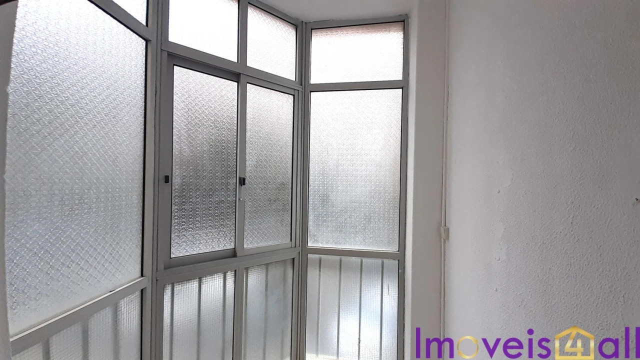 Apartamento T2 para Venda em Algueirão-Mem Martins Foto 3