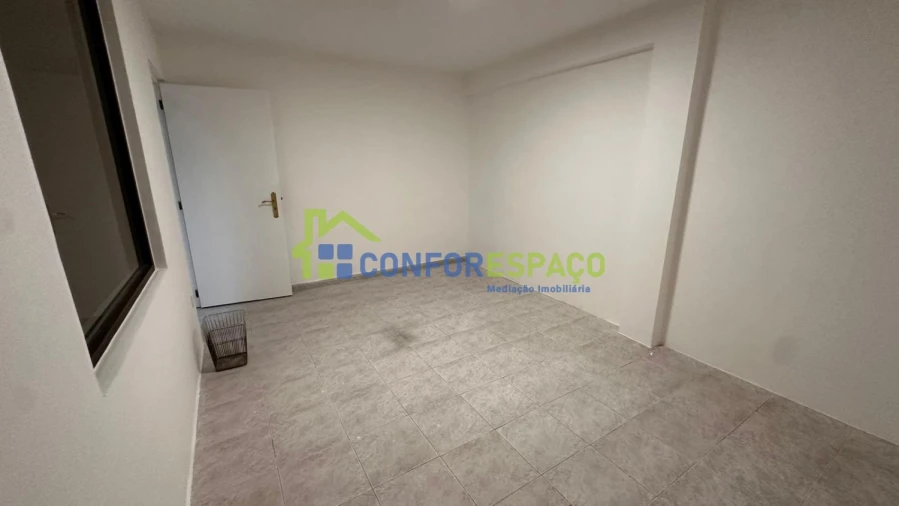 Loja para Arrendamento em Castelo Branco Foto 4