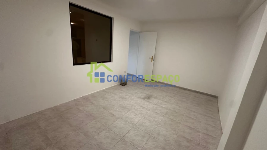 Loja para Arrendamento em Castelo Branco Foto 3