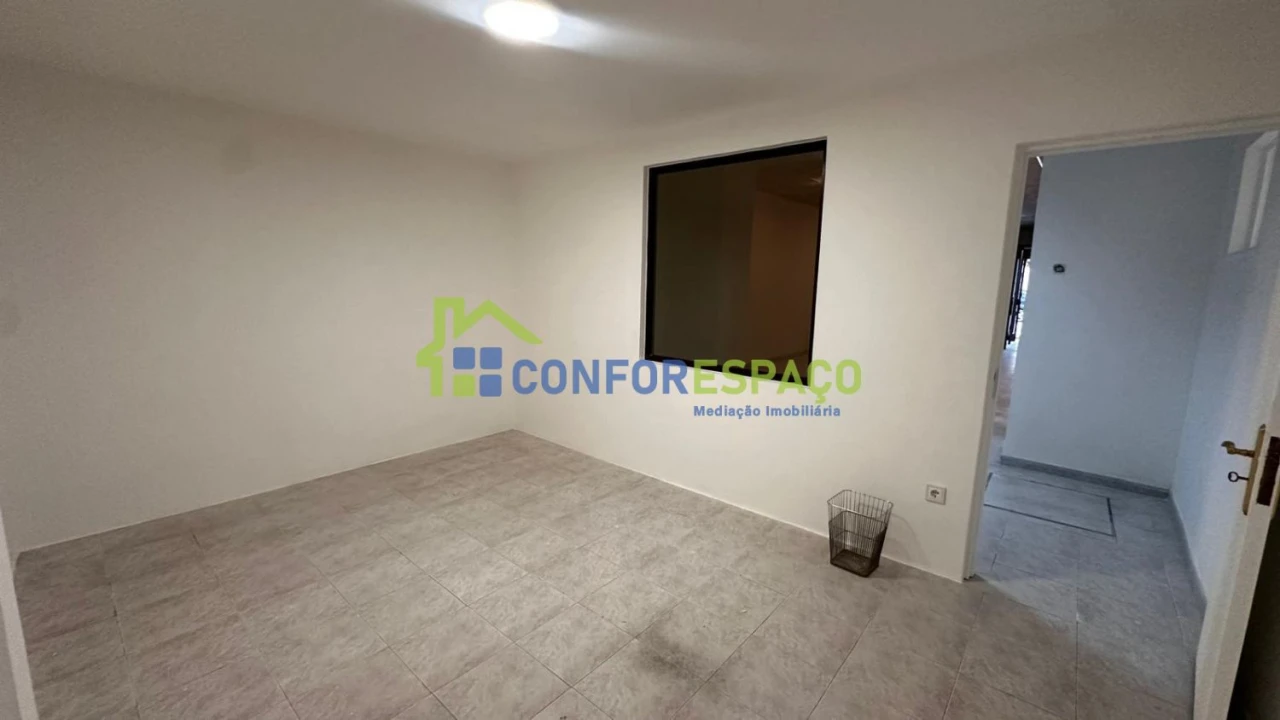 Loja para Arrendamento em Castelo Branco Foto 2