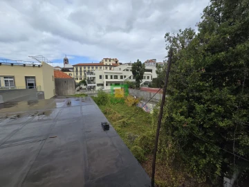 Loja para Venda em Funchal (São Pedro)