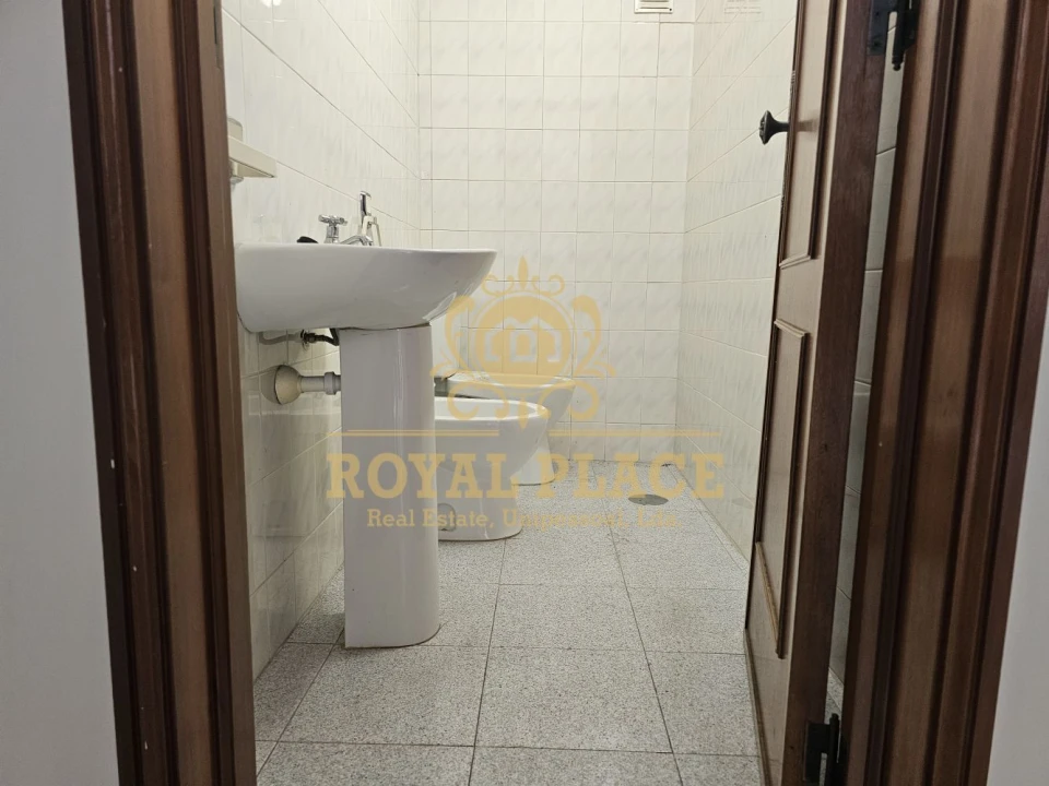 Loja para Arrendamento em Sanguedo Foto 11