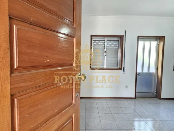 Loja para Venda em Sanguedo