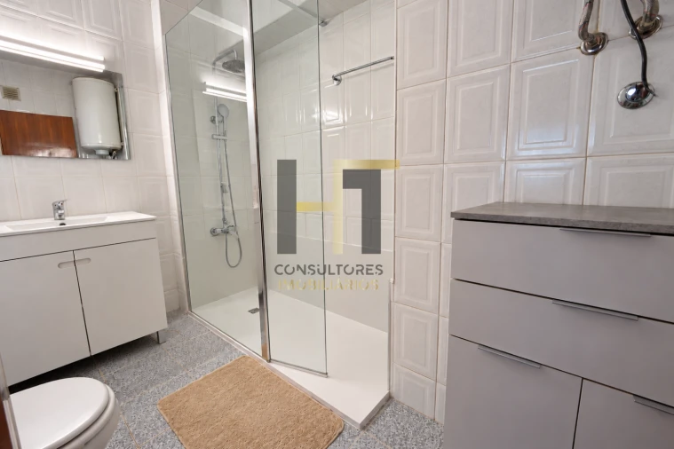 Apartamento T3 para Venda em Aldoar, Foz do Douro e Nevogilde Foto 16