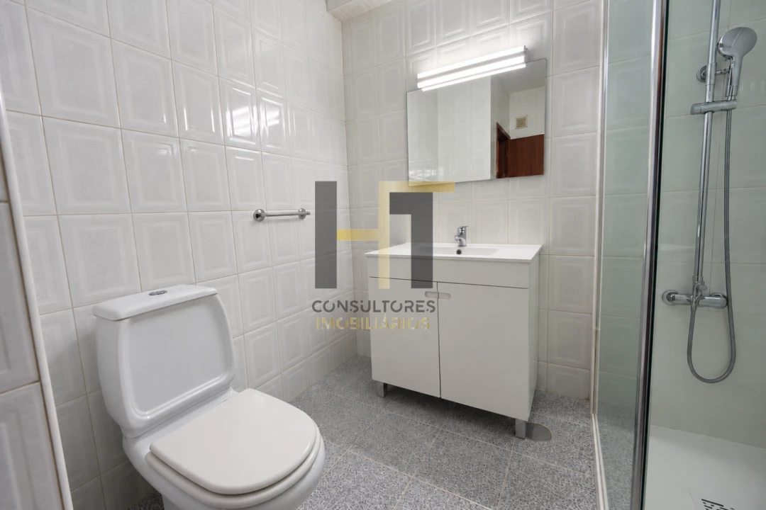 Apartamento T3 para Venda em Aldoar, Foz do Douro e Nevogilde Foto 17