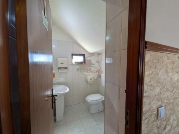 Moradia T3 para Venda em Cernache do Bonjardim, Nesperal e Palhais