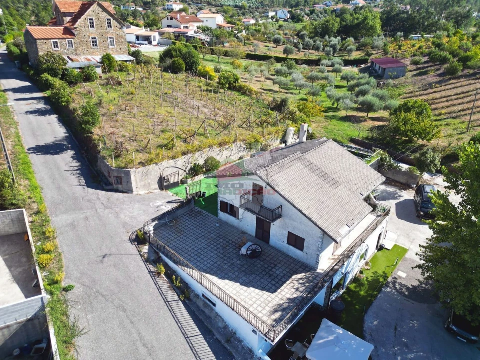 Moradia T3 para Venda em Cernache do Bonjardim, Nesperal e Palhais Foto 3