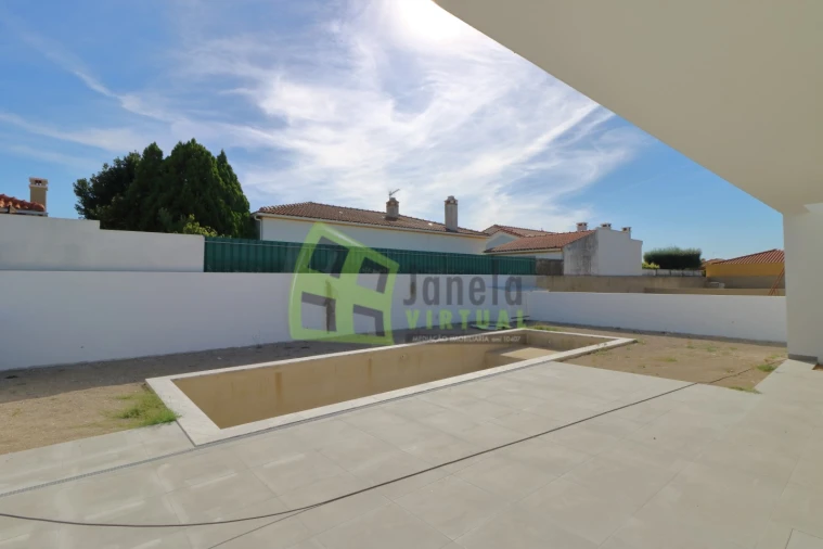 Moradia T4 para Venda em Azeitão (São Lourenço e São Simão) Foto 2
