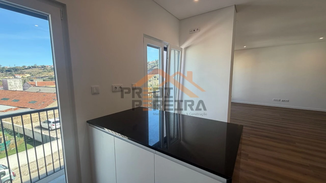 Apartamento T3 para Venda em Ramada e Caneças Foto 1