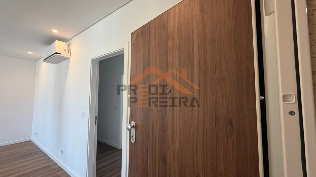 Apartamento T3 para Venda em Ramada e Caneças Foto 16