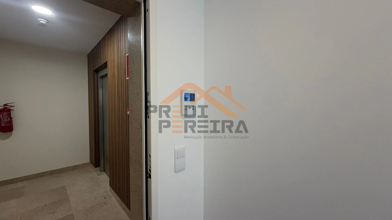 Apartamento T3 para Venda em Ramada e Caneças Foto 17