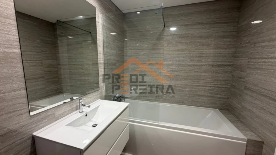 Apartamento T3 para Venda em Ramada e Caneças Foto 10