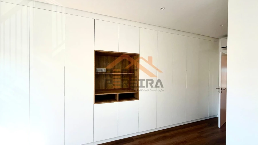 Apartamento T3 para Venda em Ramada e Caneças Foto 11