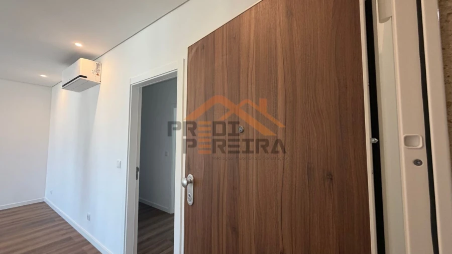 Apartamento T3 para Venda em Ramada e Caneças Foto 16