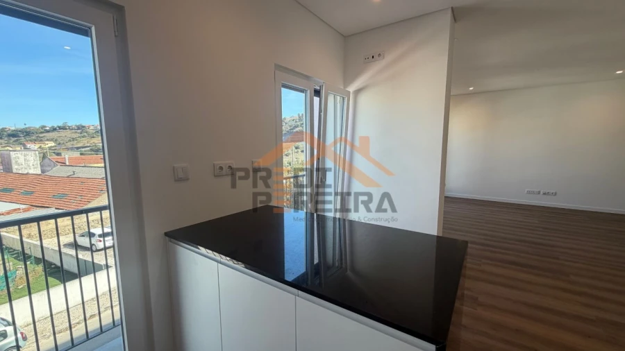 Apartamento T3 para Venda em Ramada e Caneças