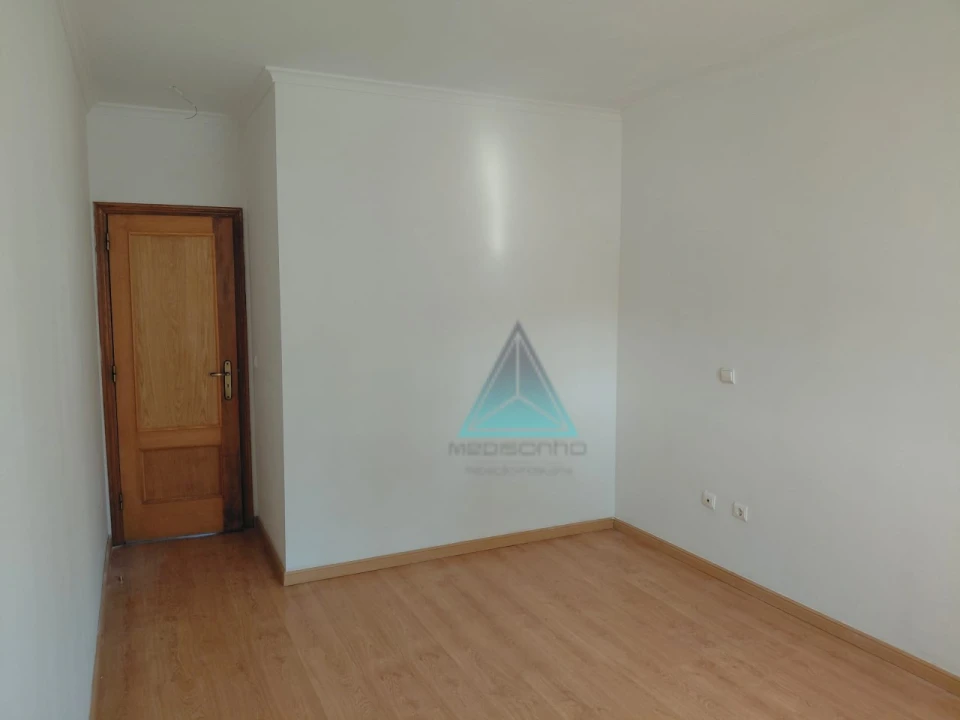Apartamento T2 para Venda em Quinta do Conde Foto 12