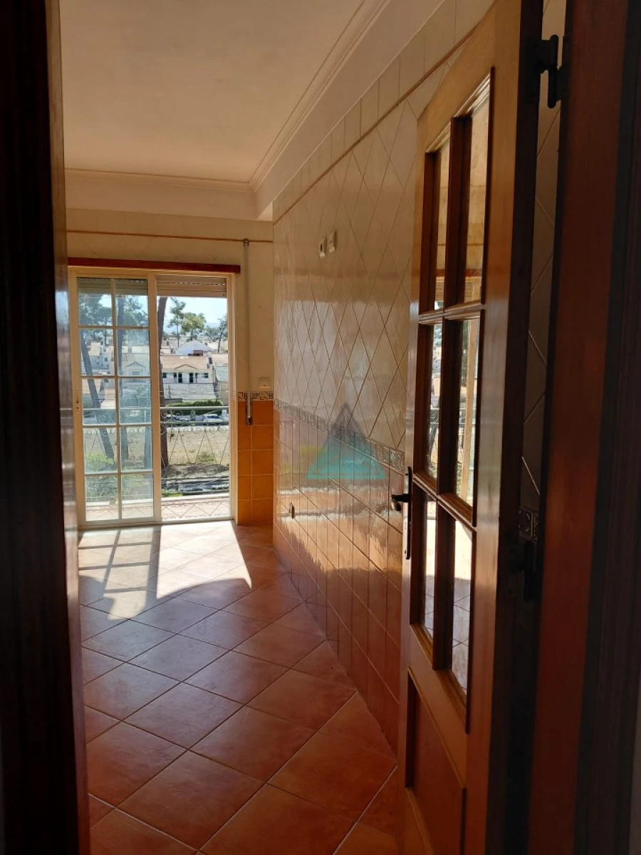 Apartamento T2 para Venda em Quinta do Conde Foto 4