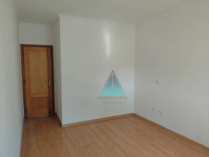 Apartamento T2 para Venda em Quinta do Conde Foto 12