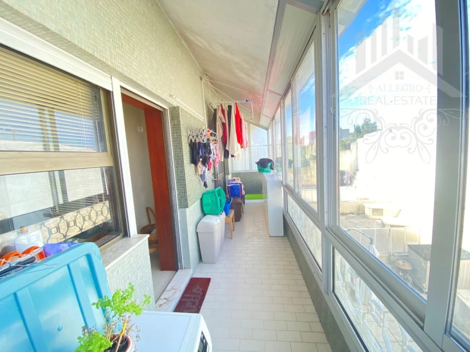 Apartamento T4 para Venda em Campanhã Foto 4