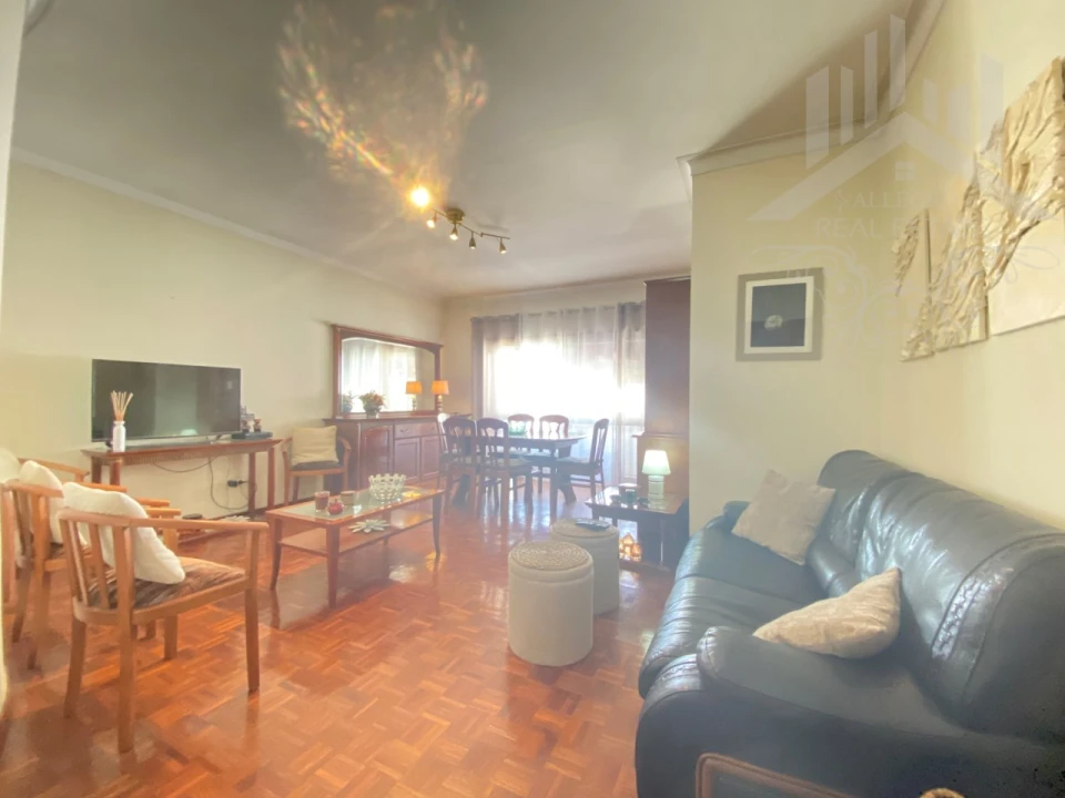 Apartamento T4 para Venda em Campanhã Foto 8