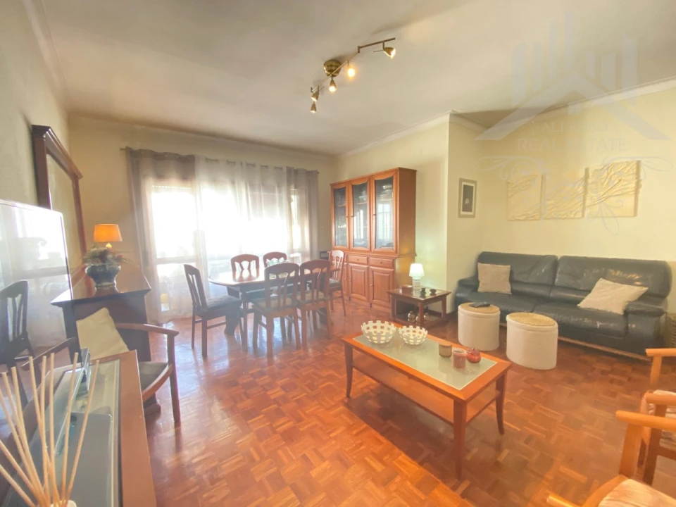 Apartamento T4 para Venda em Campanhã Foto 7
