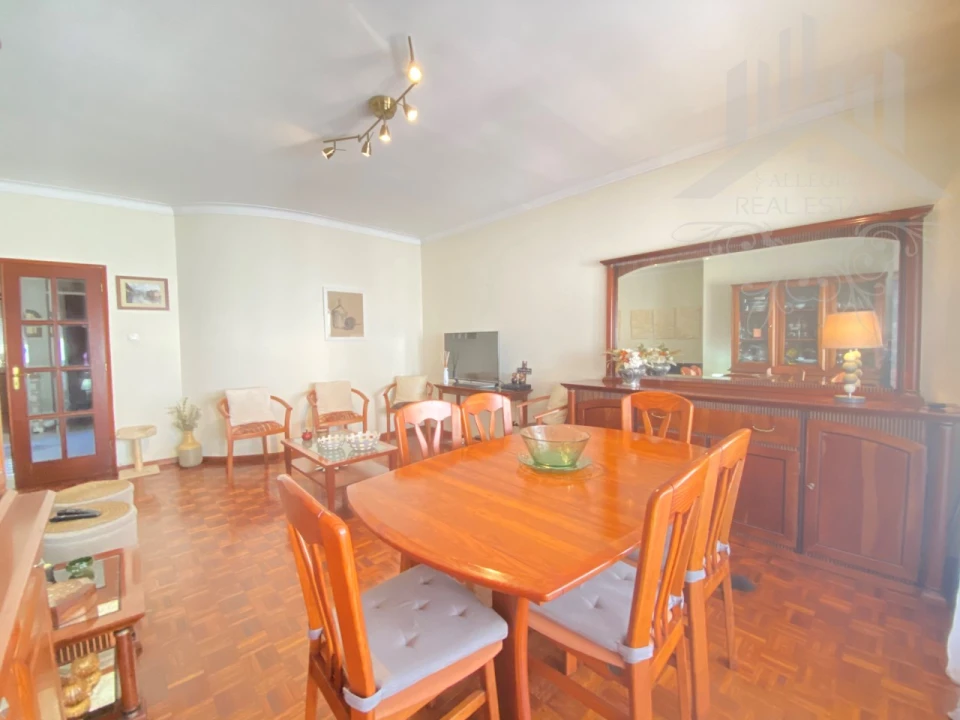 Apartamento T4 para Venda em Campanhã Foto 10
