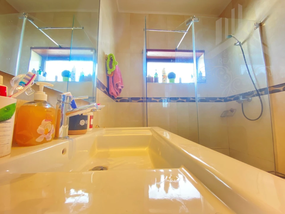 Apartamento T4 para Venda em Campanhã Foto 27