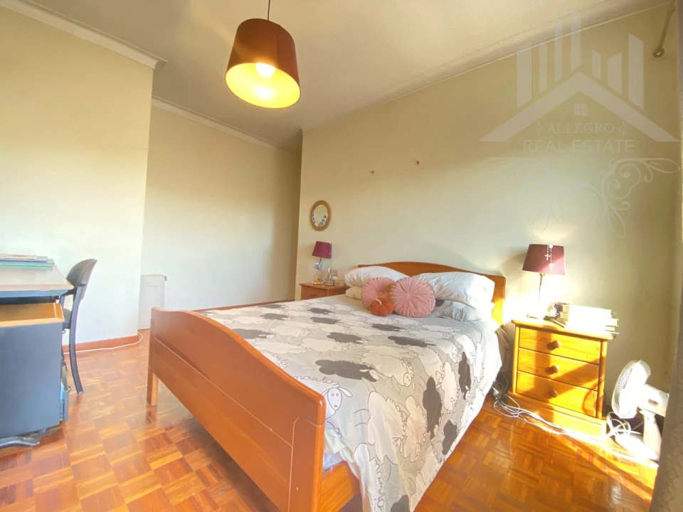 Apartamento T4 para Venda em Campanhã Foto 31