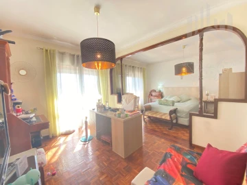 Apartamento T4 para Venda em Campanhã