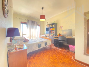 Apartamento T4 para Venda em Campanhã