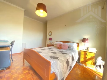 Apartamento T4 para Venda em Campanhã