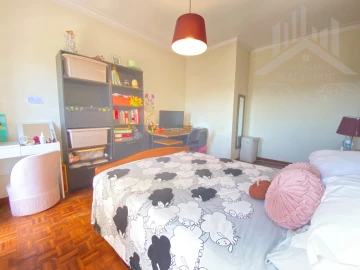 Apartamento T4 para Venda em Campanhã