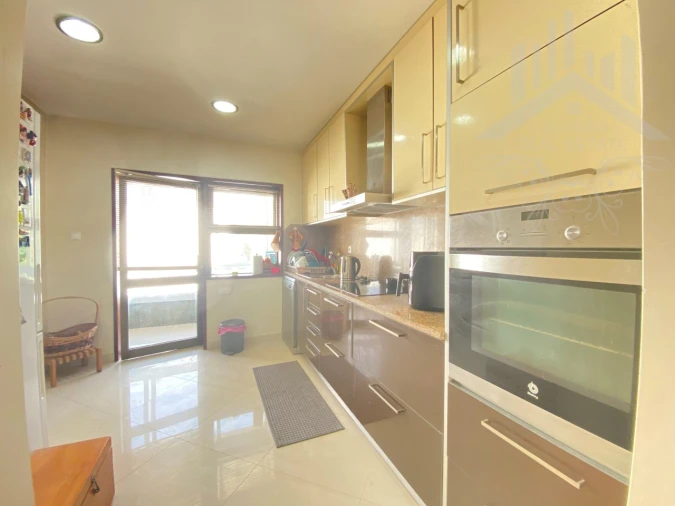 Apartamento T4 para Venda em Campanhã Foto 2