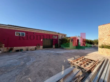 Moradia T4 para Venda em São João da Ribeira e Ribeira de São João